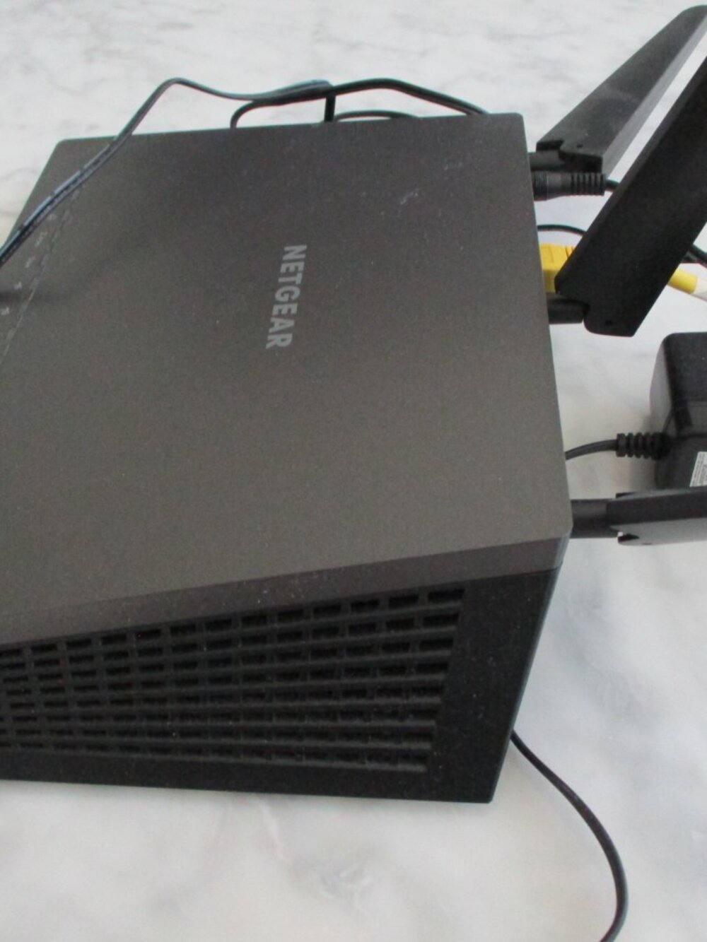 NETGEAR Nighthawk Wireless Smart Gaming WiFi Router AC2300 R7000P bundle Adapter - Picture 9 of 16
